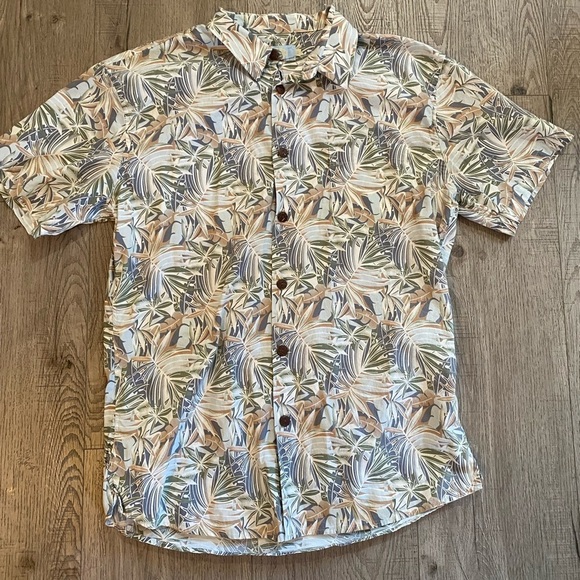 High Surf Hawaiian Button Up Shirt with Coconut Shell Buttons, XL or Extra Large - Picture 2 of 10